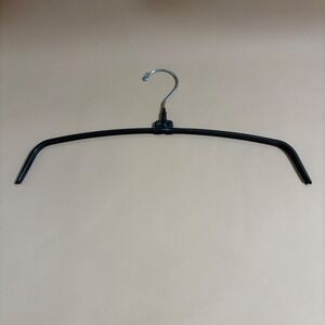 Chico's Black Non-Slip Slim Space Saving Hangers Swivel Hook Set of 9